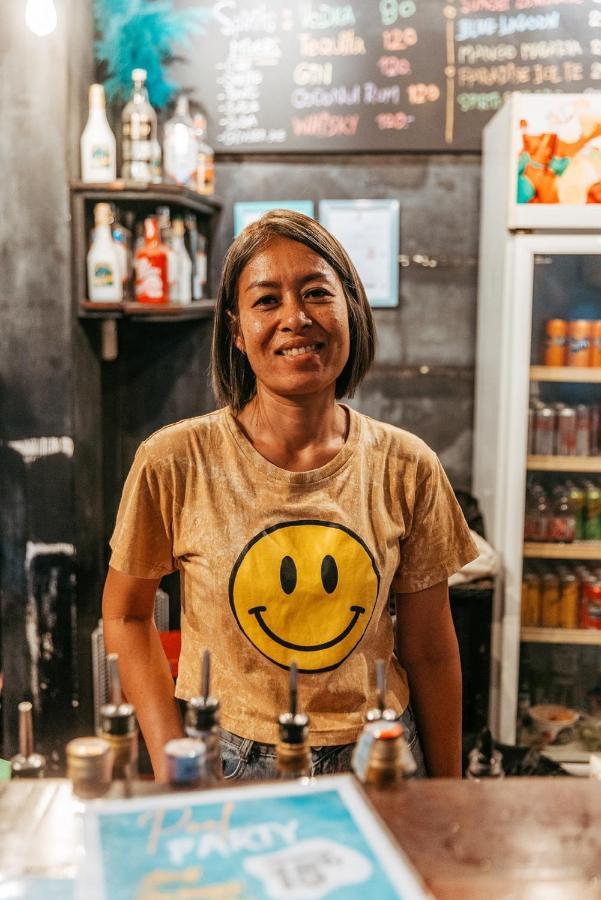 Revolution Koh Tao Hostel Bagian luar foto